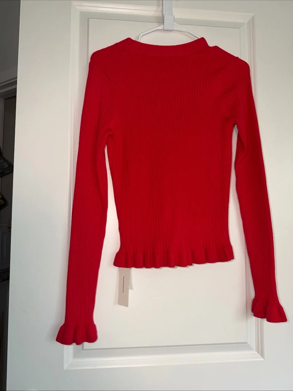 Commense Red Ribbed V-Neck Cardigan with Ruffle Hem